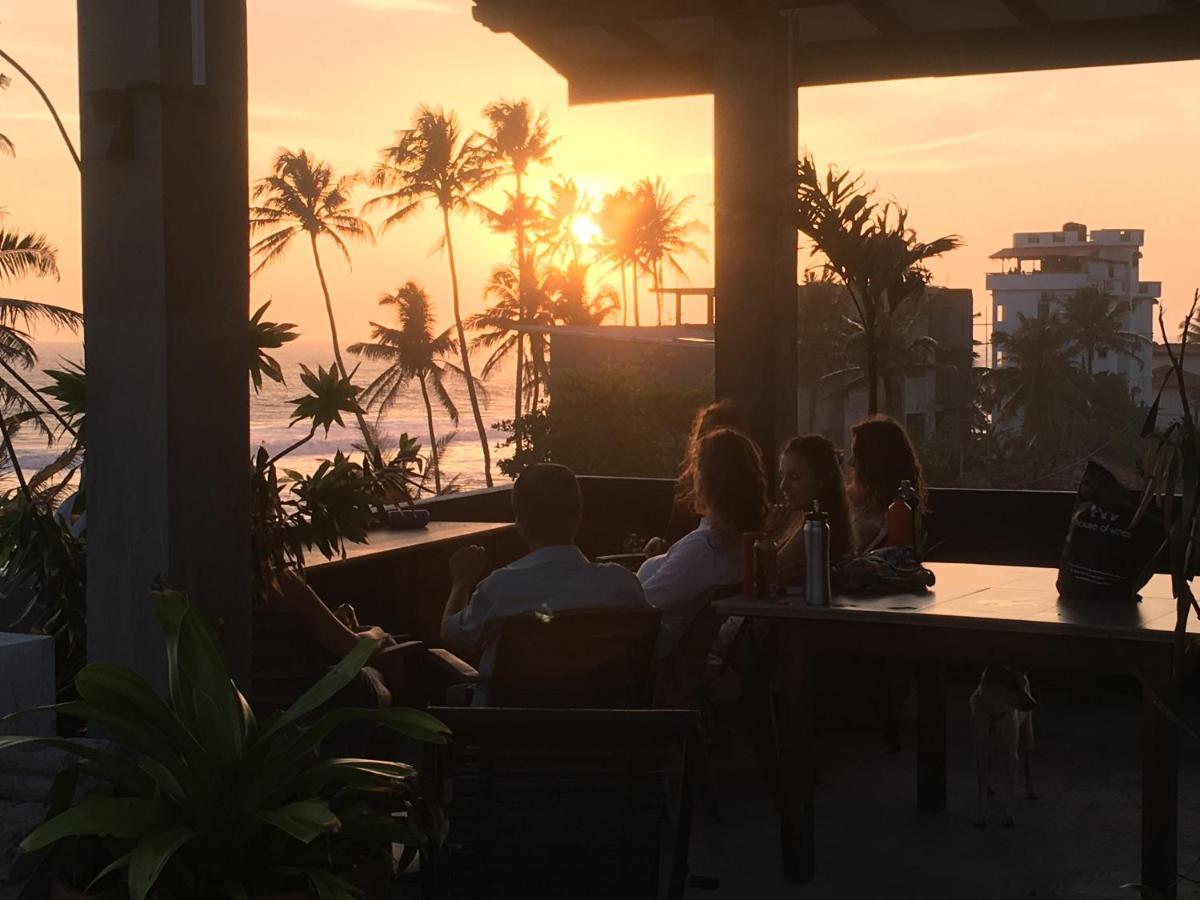 Ruma Surf Hotel Ahangama Buitenkant foto