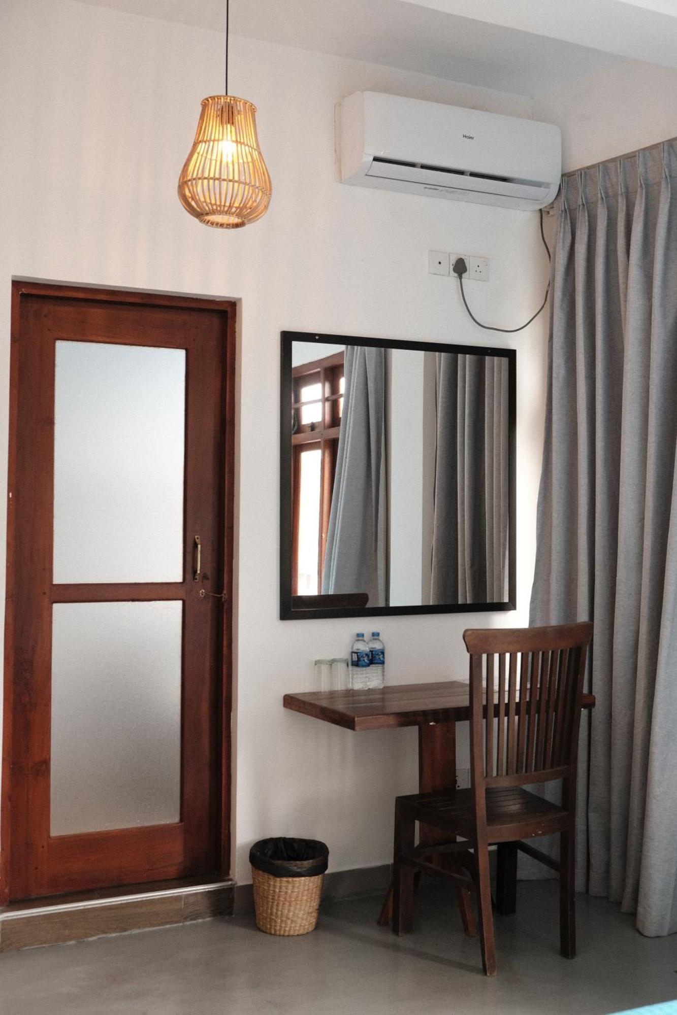 Ruma Surf Hotel Ahangama Buitenkant foto